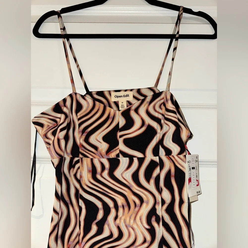 Abstract Pattern Dress - Picture 3 of 6